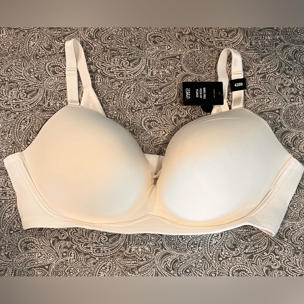 NWT Torrid Plunge /Wire Free /Pushup Bra 42E (DD)